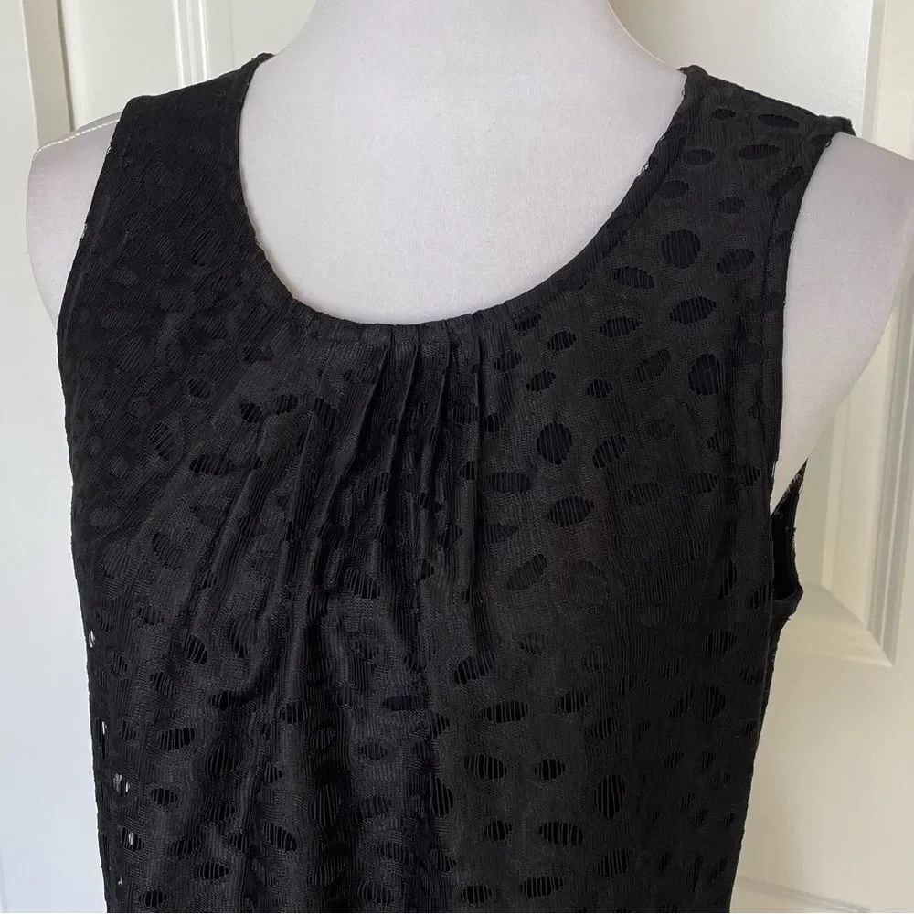 Banana republic Black Lace Tank Too size Medium - Picture 2 of 11